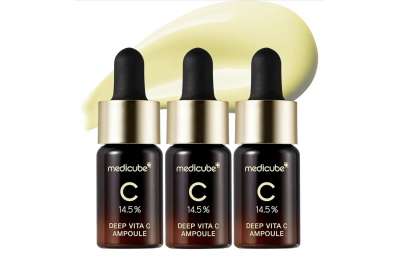 MEDICUBE Deep Vita C Ampoule Intenzivní pleťové sérum 3 × 10 g.